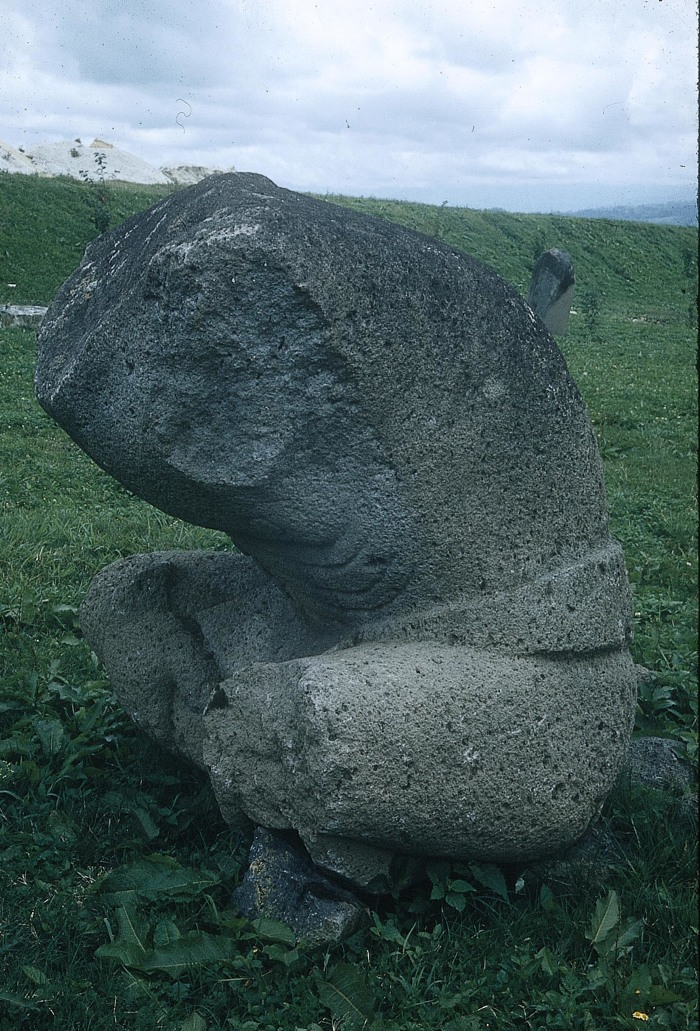 MONUMENTO 3, TORSO