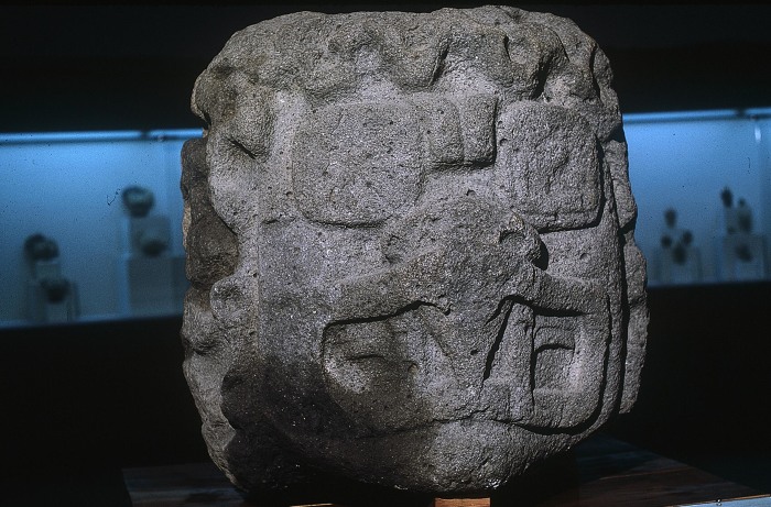 MONUMENTO 1, CABEZA