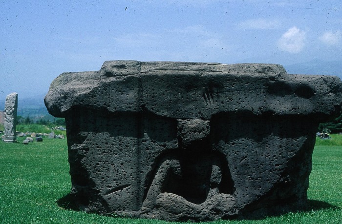 MONUMENTO 14, ALTAR
