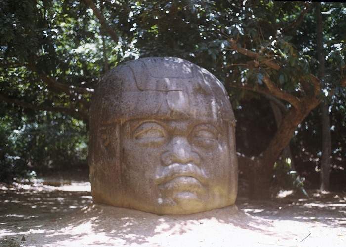 MONUMENTO 1, CABEZA