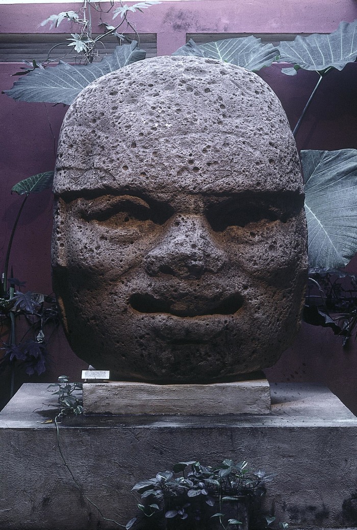 MONUMENTO 2, CABEZA