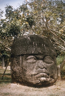 MONUMENTO 1, CABEZA