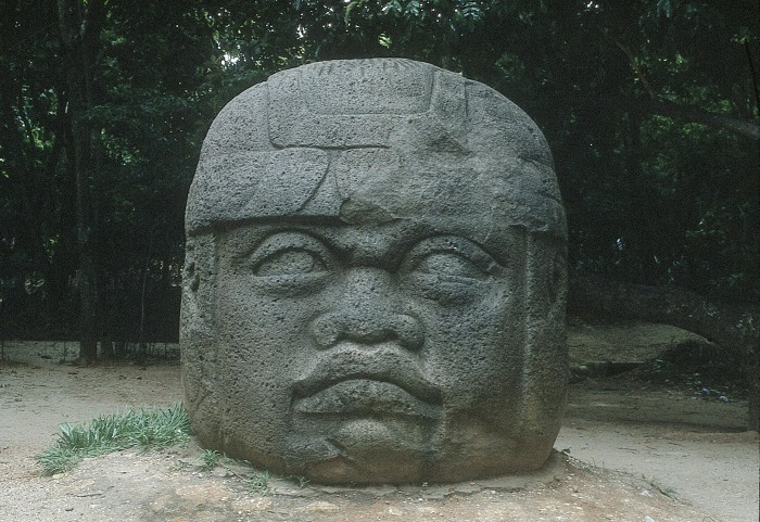 MONUMENTO 1, CABEZA