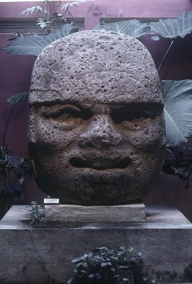 MONUMENTO 2, CABEZA