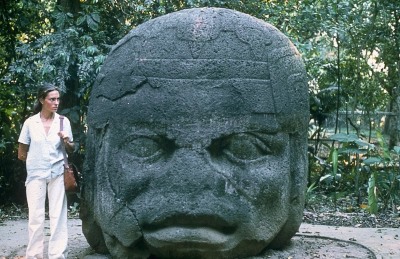MONUMENTO 4, CABEZA