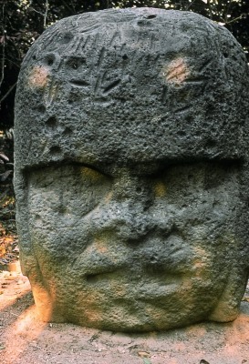 MONUMENTO 3, CABEZA