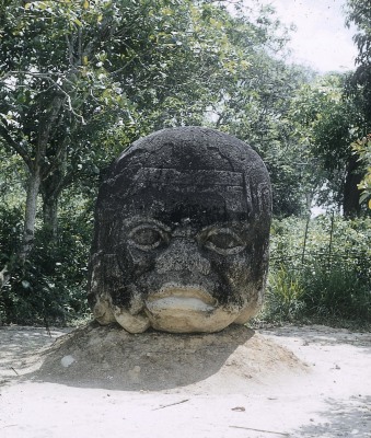 MONUMENTO 4, CABEZA