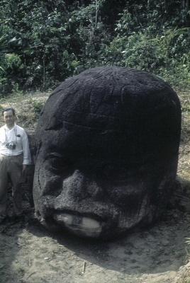 MONUMENTO 4, CABEZA