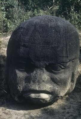 MONUMENTO 4, CABEZA