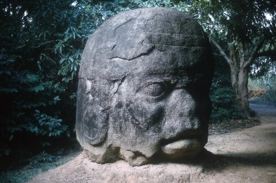 MONUMENTO 4, CABEZA