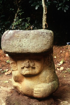 MONUMENTO 59, FIGURA HUMANA-FELINA