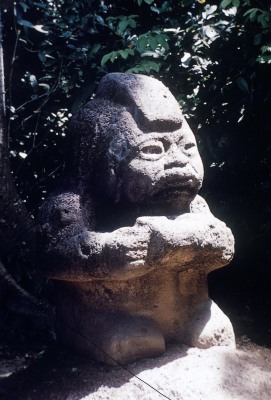 MONUMENTO 5, LA ABUELA