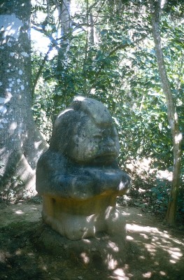 MONUMENTO 5, LA ABUELA