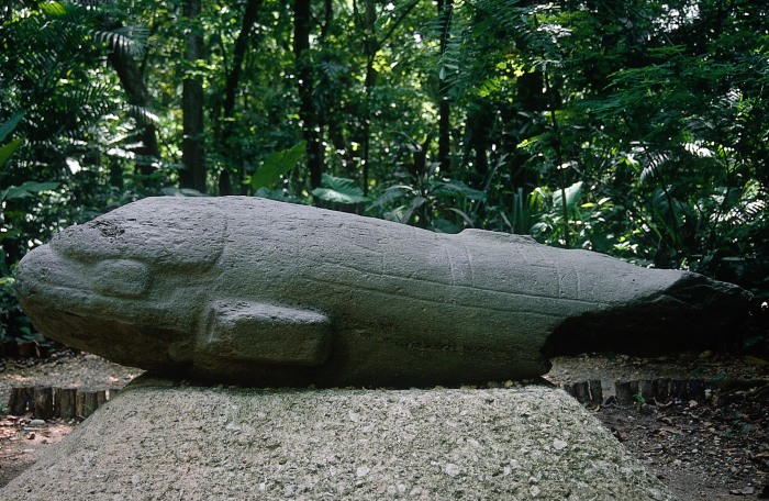 MONUMENTO 20, CETACEO
