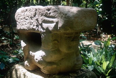 MONUMENTO 59, FIGURA HUMANA-FELINA