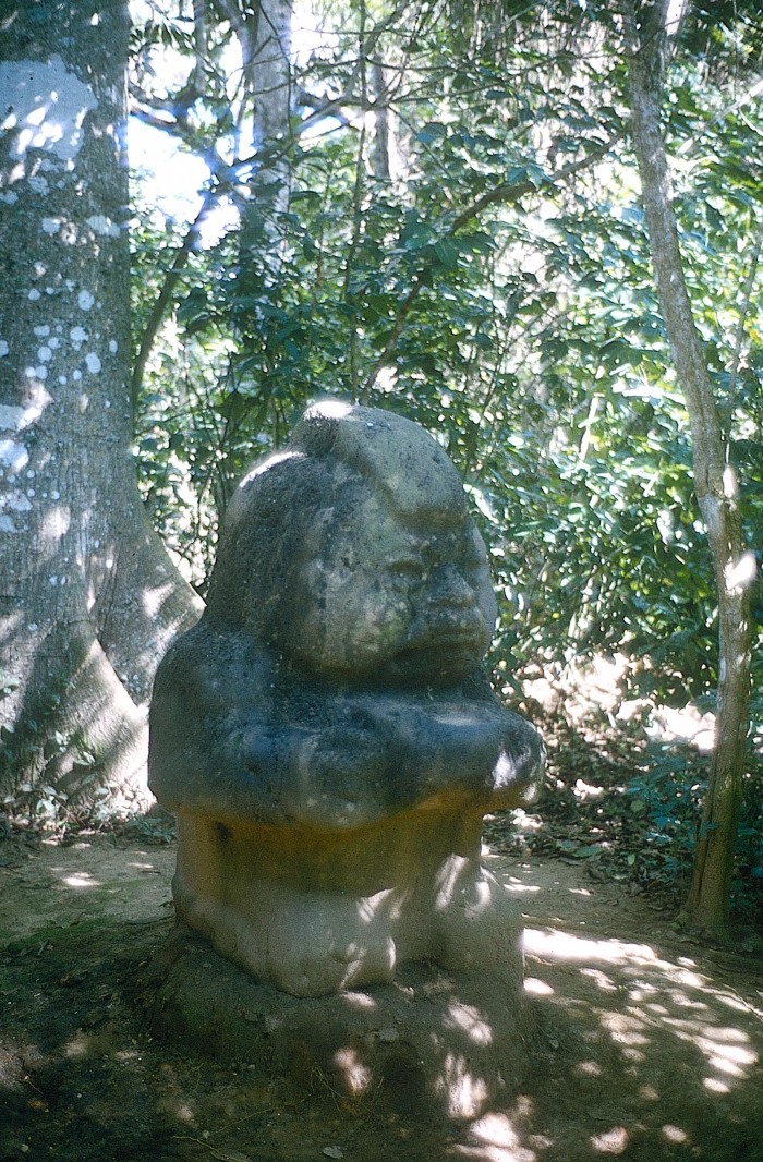 MONUMENTO 5, LA ABUELA