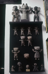 FIGURAS ANTROPOMORFAS FEMENINAS Y MASCULINAS