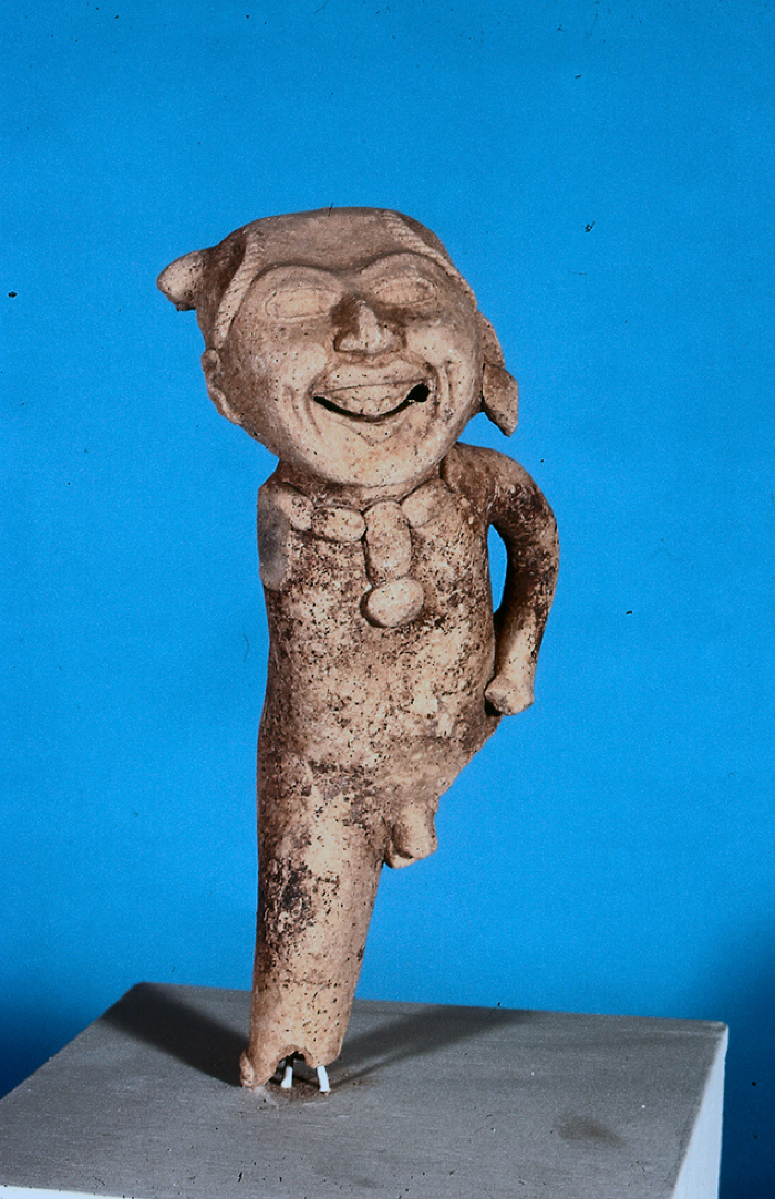 FIGURA SONRIENTE MASCULINA