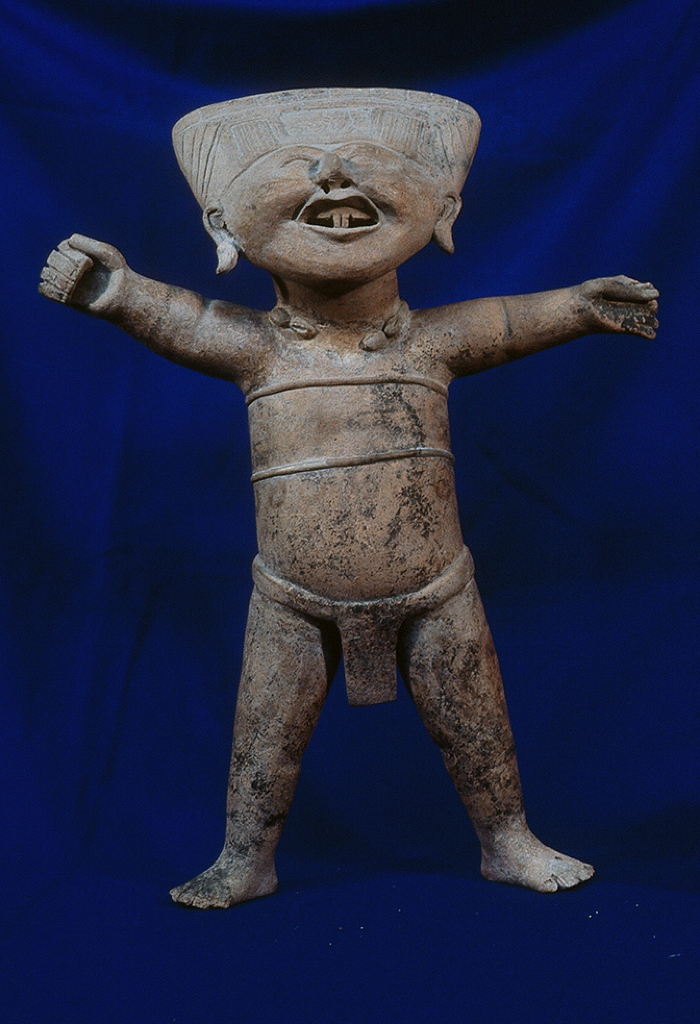 FIGURA SONRIENTE MASCULINA