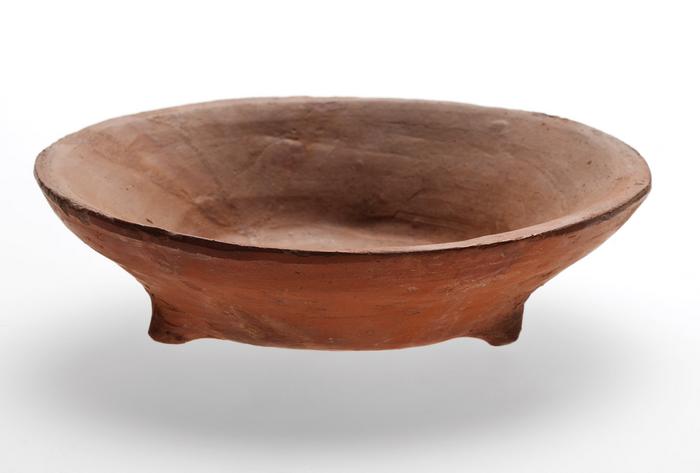 Cajete trípode monocromo (azteca III)