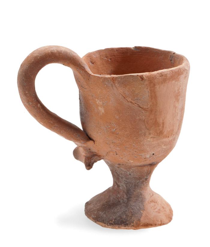 Taza con asa lateral