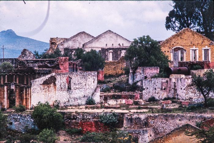 HACIENDA EN RUINAS