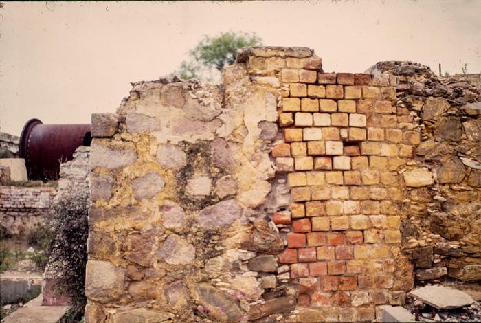 RESTOS DE CONSTRUCCION Y TUBERIA