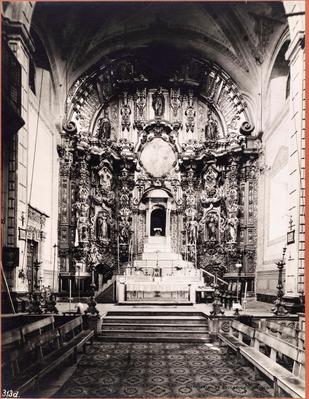 Iglesia de Regina de México. Altar principal. 