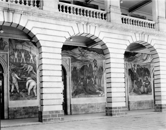 Arcadas y murales del Patio del trabajo, Edificio de la Secretaria de Educación Pública