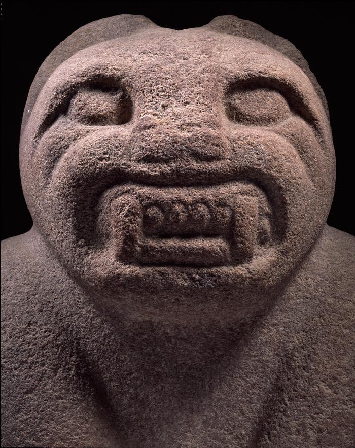 Escultura zoomorfa sedente