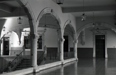 Casa del Mayorazgo de Rincón Gallardo. Arcada del primer nivel