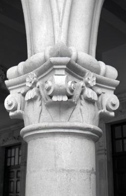 Casa del Mayorazgo de Rincón Gallardo. Capitel de una columna