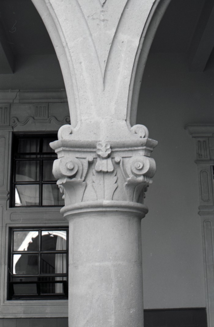 Casa del Mayorazgo de Rincón Gallardo. Capitel de una columna